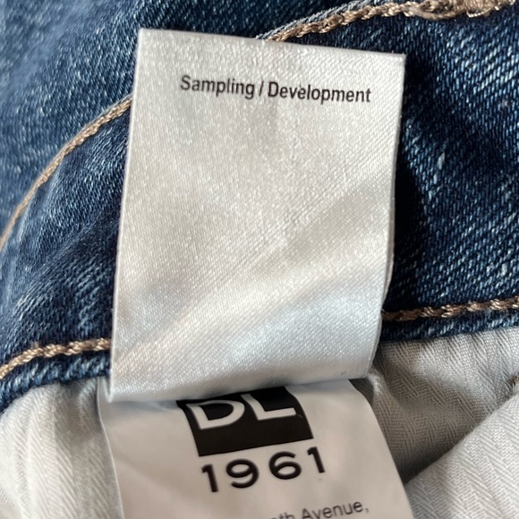 DL1961 Mara Straight Mid Rise Instasculpt Distressed Ankle Jeans Blue Size 27 - Picture 5 of 7